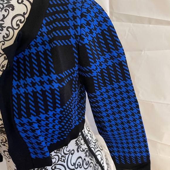 NWOT! Bebe Cobalt Blue & Black Houndstooth Cropped Cardigan SMALL Web Exclusive - Picture 7 of 16